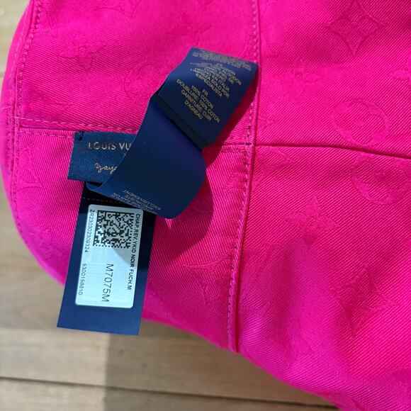 NWT Louis Vuitton x Yayoi Kusama Reversible Infinity Dot Bucket Hat BLK Fuchsia main image 14